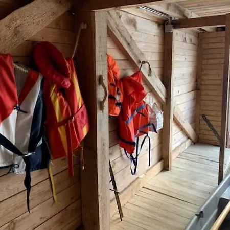 Bed&boat Two-story Boathouse On Lake+boat Apartman *